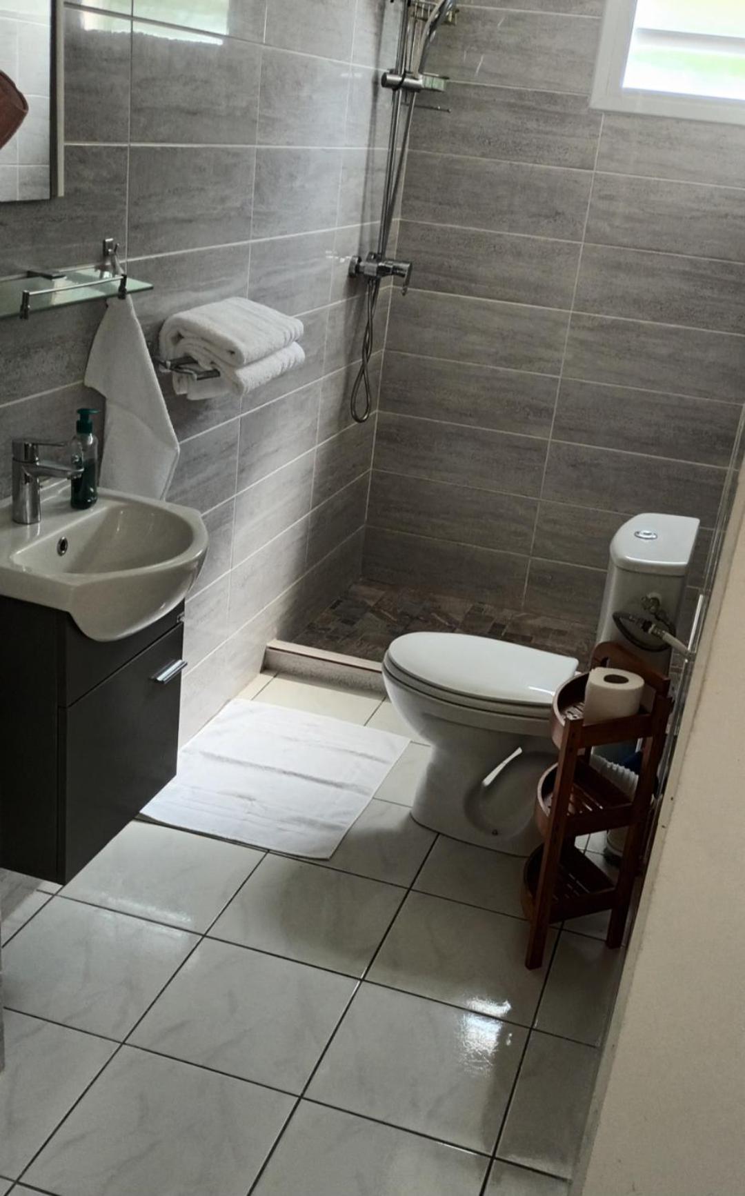 Chambre Climatisee Bouillante Εξωτερικό φωτογραφία